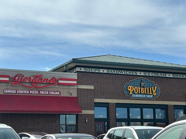 Building Photo - 677 S River Rd