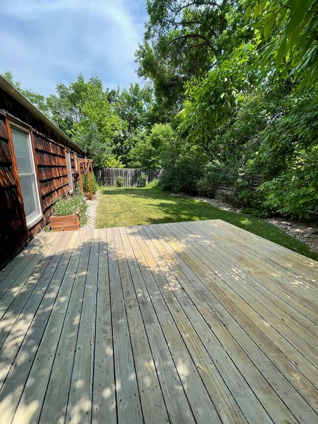 Building Photo - Lovely 3 BED / 2 BATH family home in Parkside neighborhood!