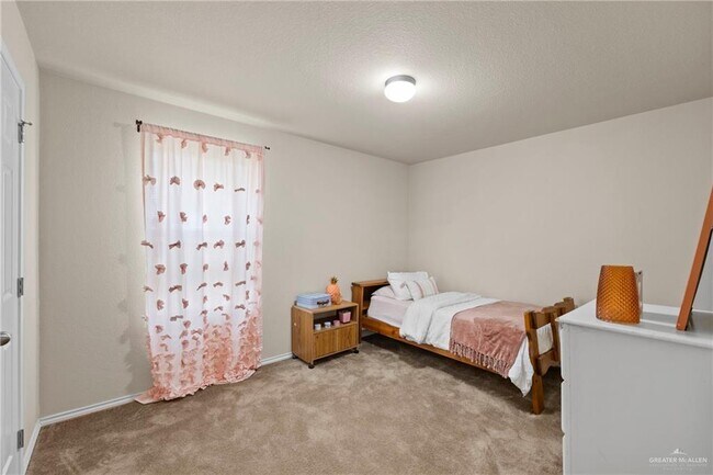 Building Photo - 33 Kika De La Garza St