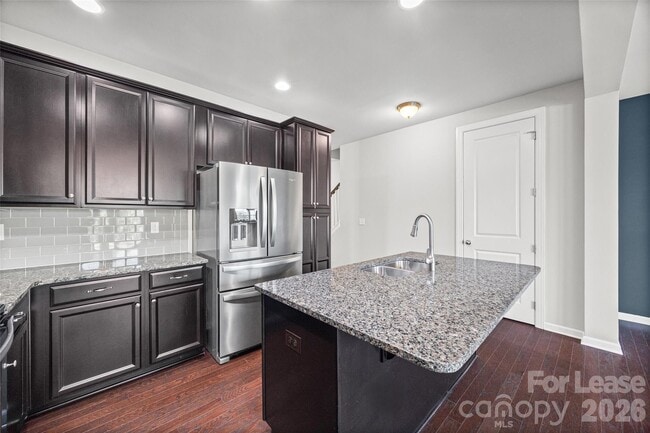 Building Photo - 827 Ayrshire Ave