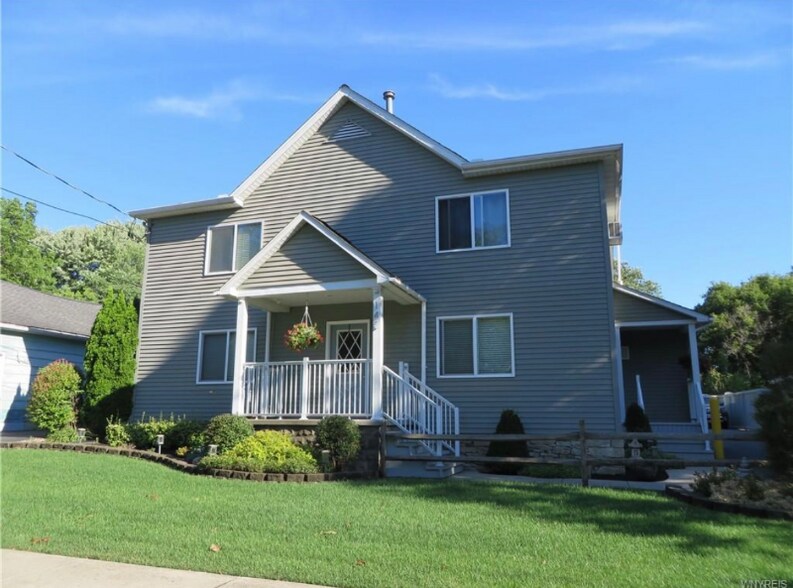 Primary Photo - 145 Caledonia St