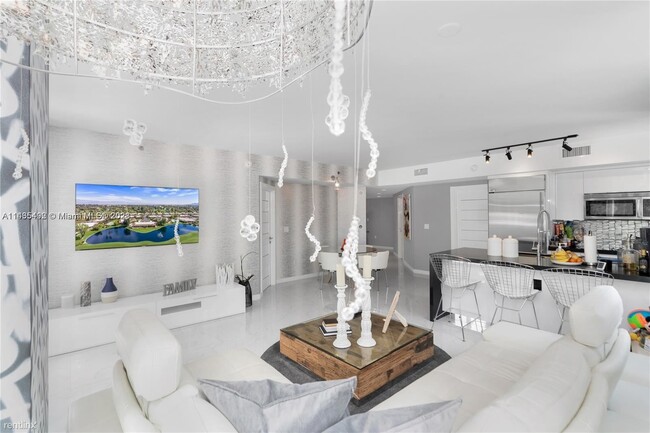 Building Photo - 2 br, 2 bath Condo - 500 Brickell Ave Apt 301