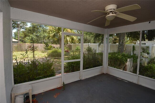 Building Photo - 12 Pine Brook Dr