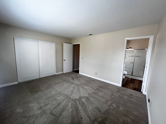 Building Photo - East Petaluma Four Bedroom Home