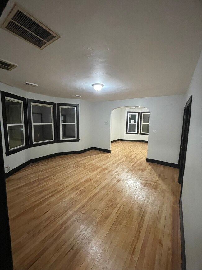 Building Photo - 275 3rd St