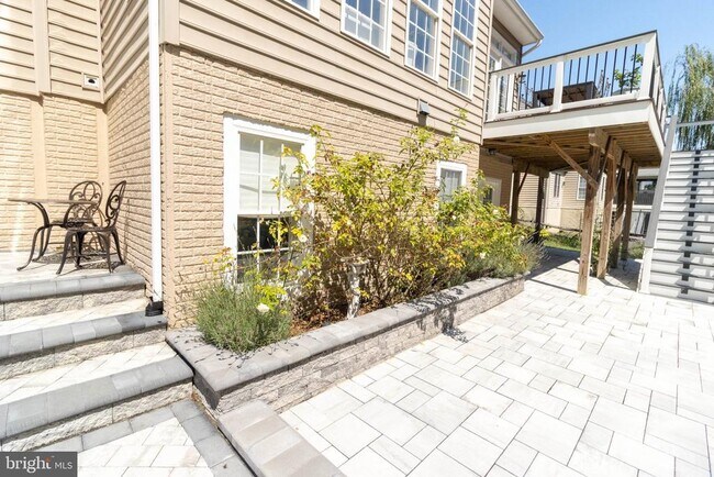 Building Photo - 3624 Stonewall Manor Dr
