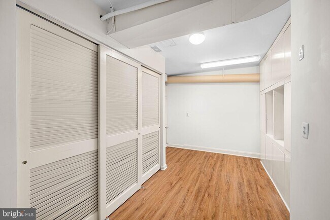Building Photo - 4049 Mansion Dr NW
