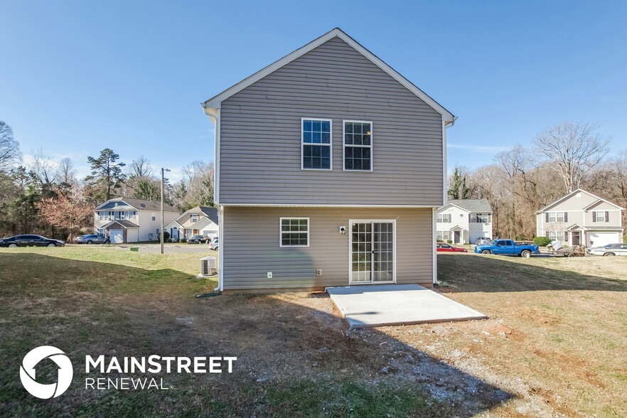 Building Photo - 6216 Summerour Place