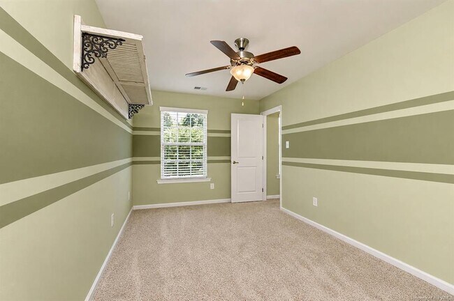 Building Photo - 4046 Coronation