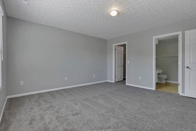 Building Photo - 2623 Landings Way