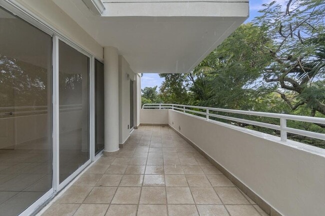 Building Photo - 2100 Brickell Ave