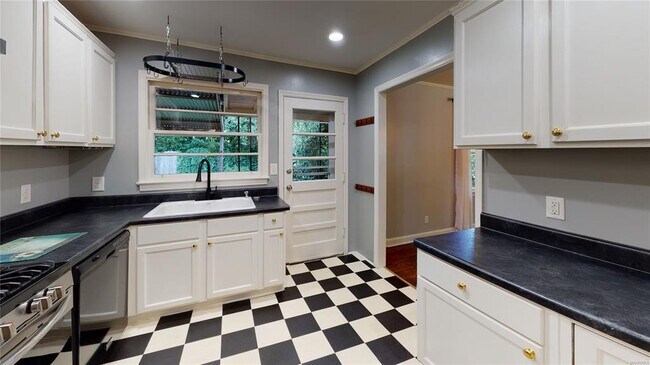 Building Photo - 3363 Audubon Rd