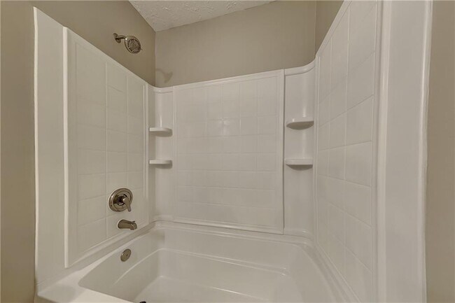 Building Photo - 3208 Aspen Cir SW