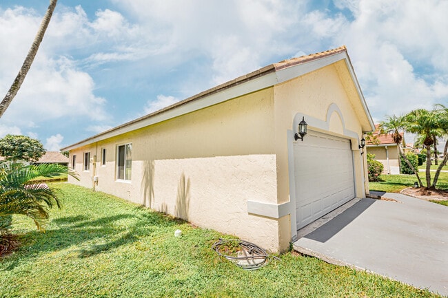 Building Photo - 5148 Rosen Blvd