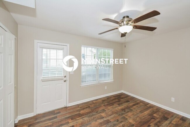 Building Photo - 3 Bedroom Pet-Friendly Home in NASHVILLE, TN with Main Street Renewal