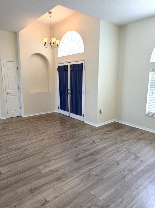 Building Photo - Beautifully maintained POOL home for Rent.