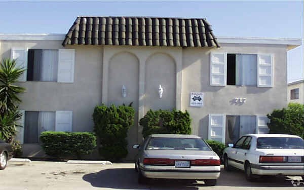 Building Photo - 717 Boulevard Ave