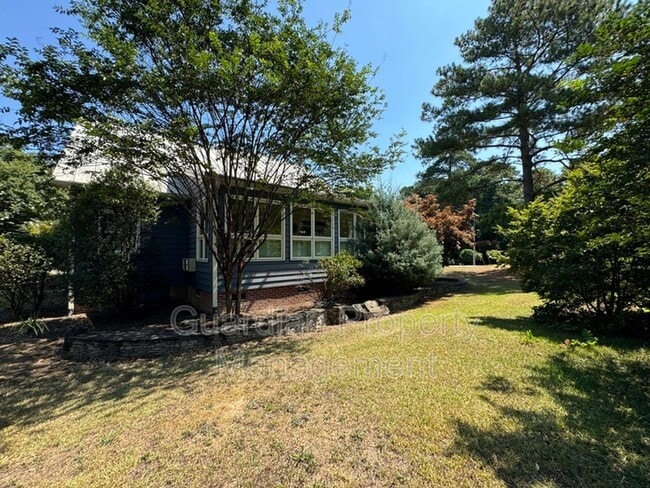 Building Photo - Charming 4 Bed 3.5 Home in Haymount