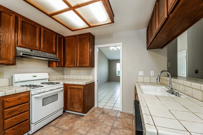 Building Photo - 7654 Zephyr Hills Way