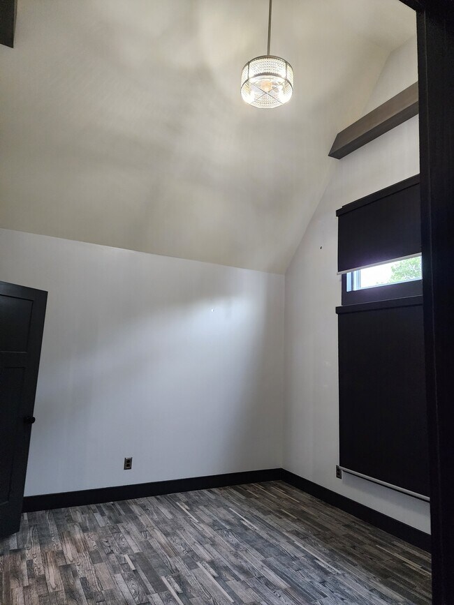 Bedroom - 16271 E 82nd St N