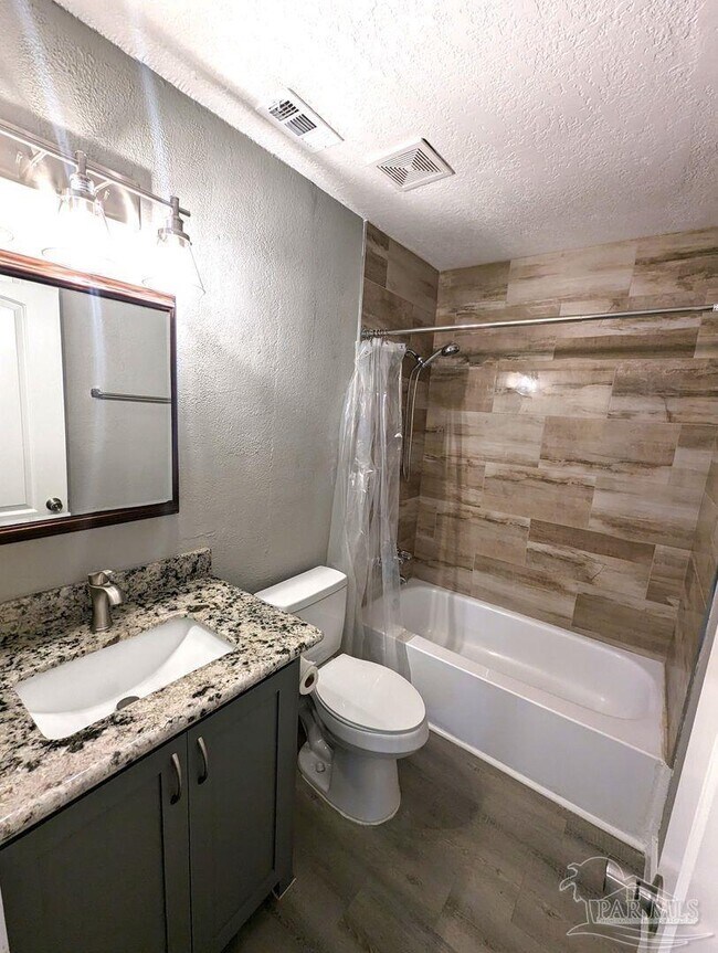 Building Photo - 6045 Hamilton Bridge Rd