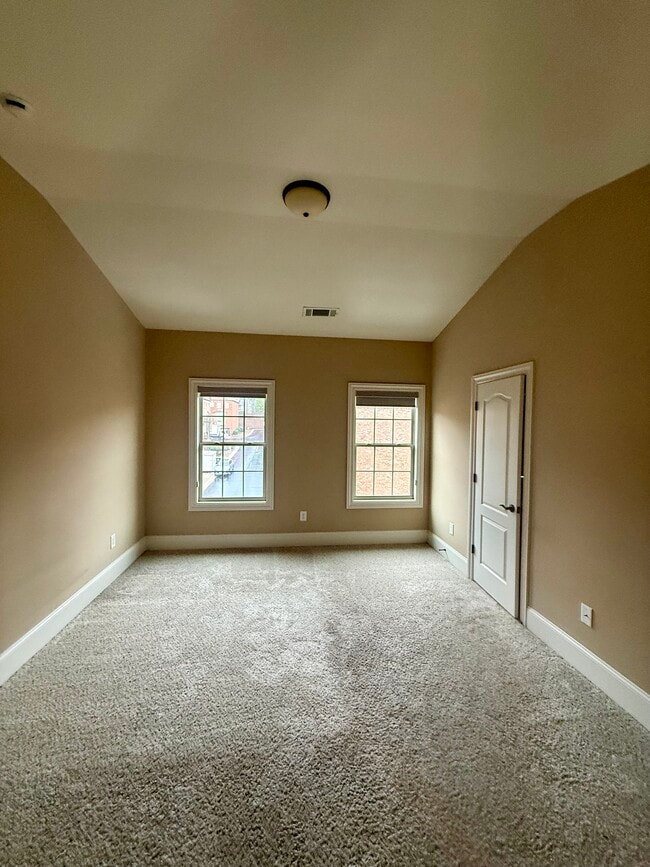 Building Photo - 2667 Willow Fld Xing