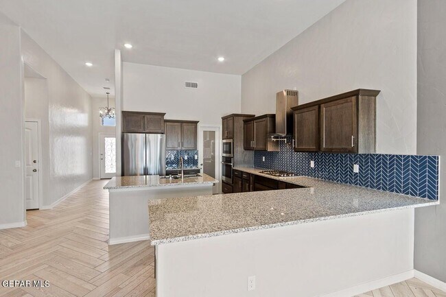 Building Photo - 913 Louisiana Downs Ave