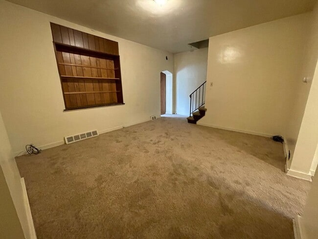 Building Photo - Spacious 3 Bedroom Oakland Townhouse with ...