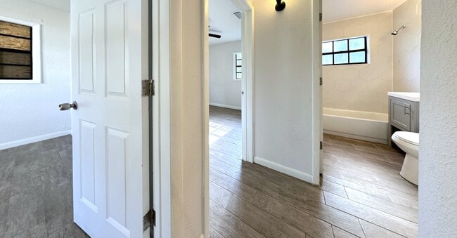 Building Photo - 2928 W Elrod Ave