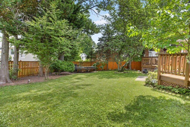 Building Photo - 5703 Cromwell Dr