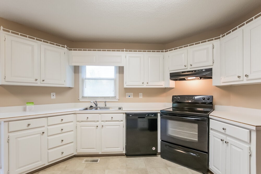 Building Photo - 3539 Pine Grove Dr