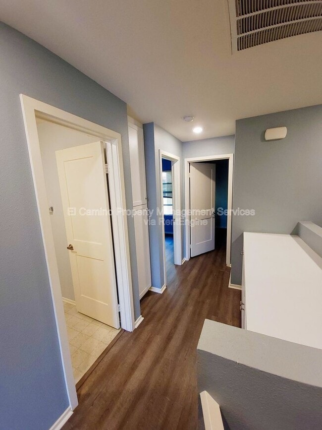 Building Photo - 10244 Artesia Blvd