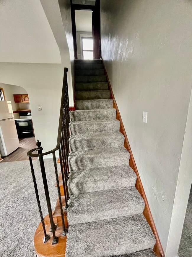 Building Photo - 3 Bed-1 Bath Turtle Creek PA