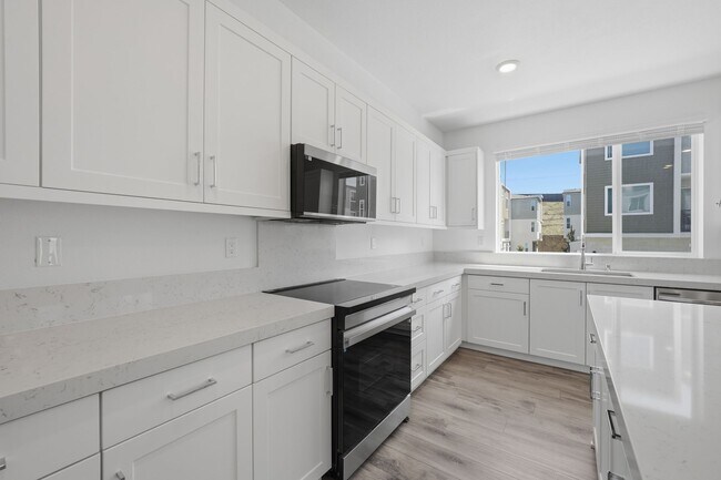 Building Photo - 850 Kili St