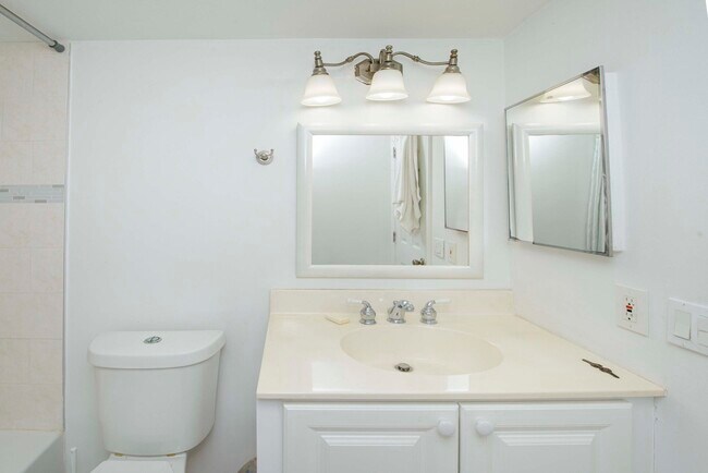 Building Photo - 3531 Pine Needle Dr