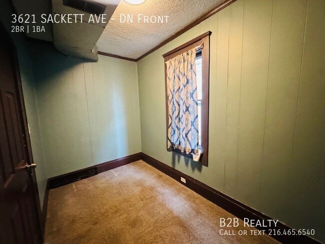 Building Photo - 3621 Sackett Ave