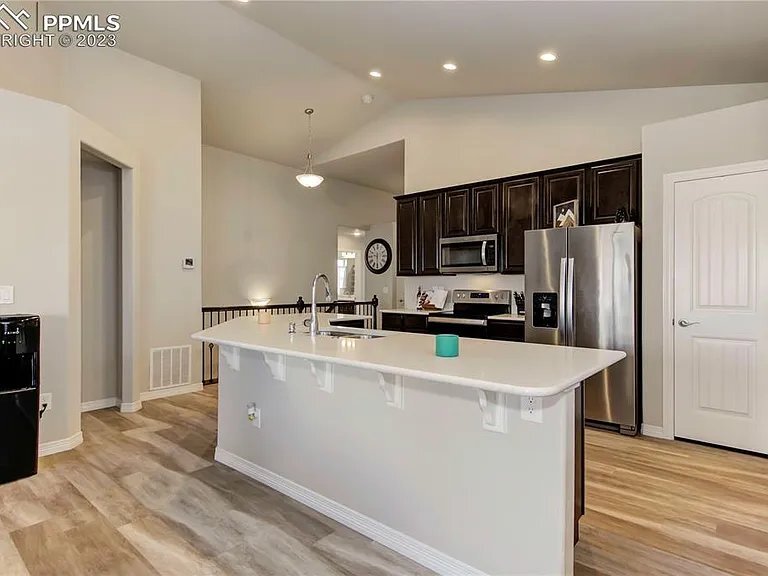 Building Photo - 6512 Tillamook Dr