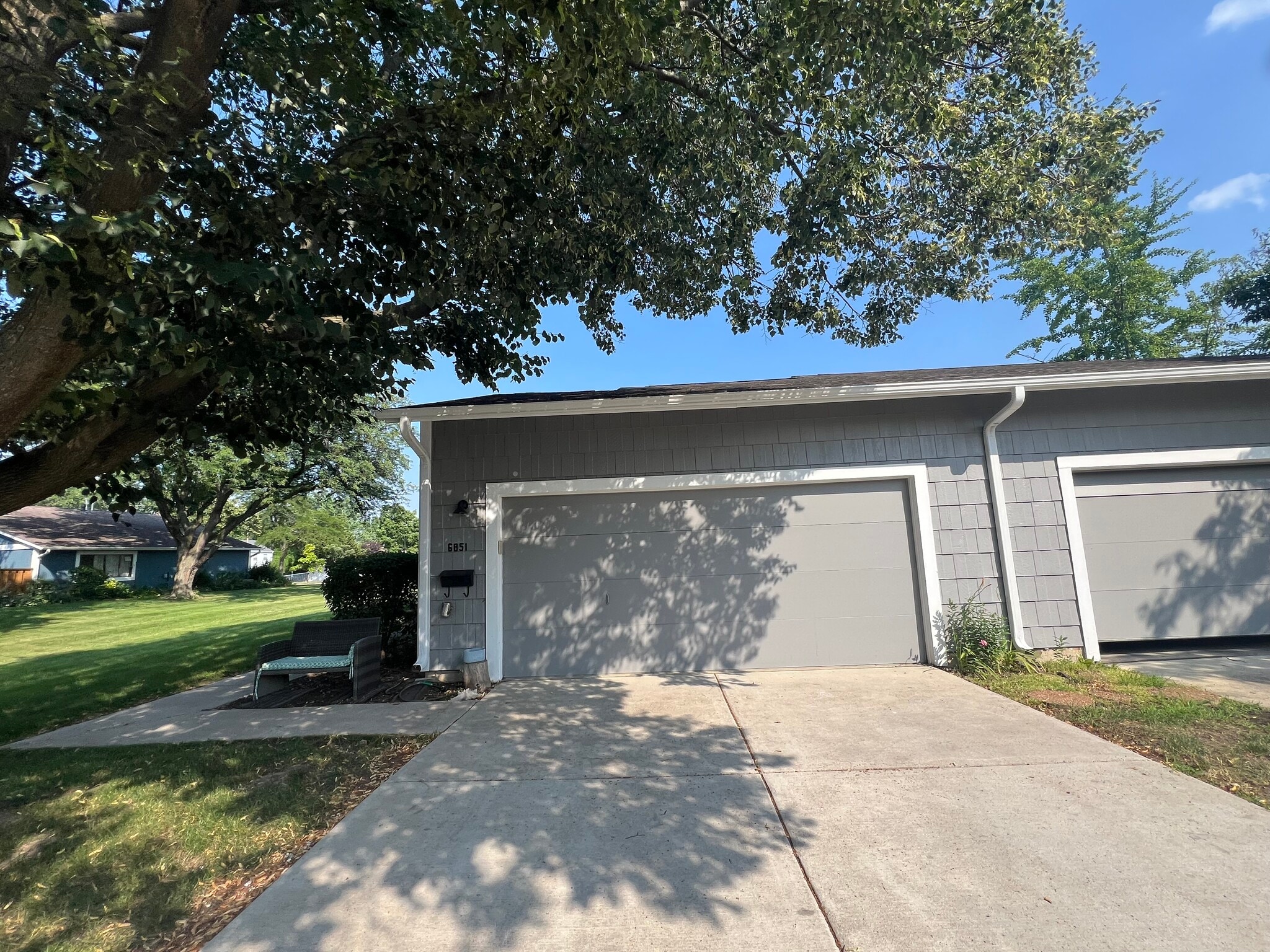 Building Photo - 6851 Larkspur Ct