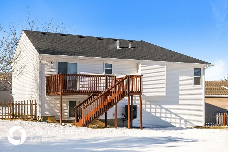 Building Photo - 12655 Oakwood