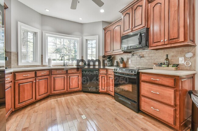 Building Photo - 373 Dach Bruche Gasse