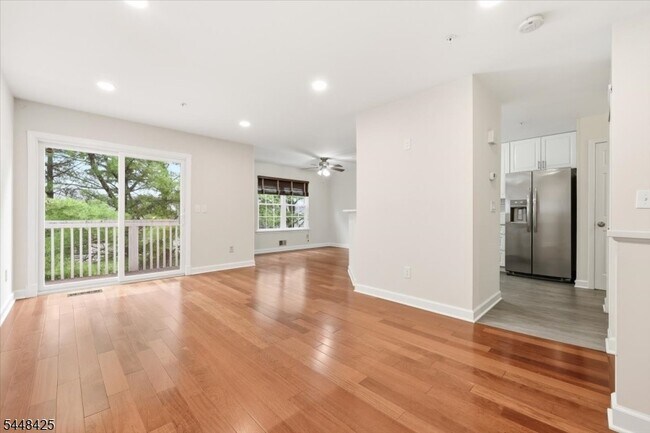 Building Photo - 604 Knollwood Ct