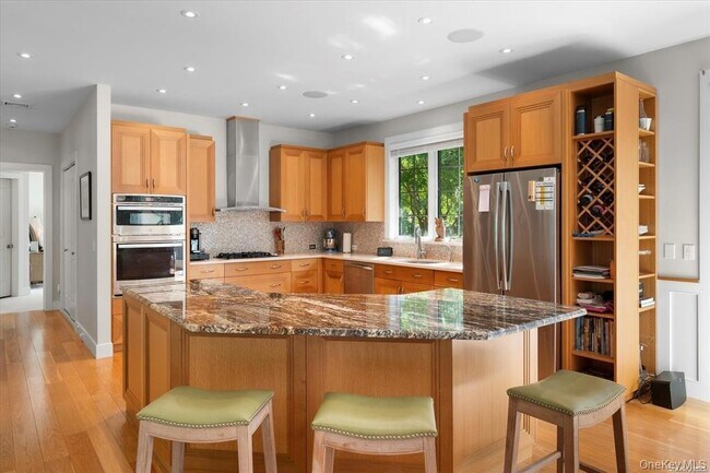 Building Photo - 48 Jessup Ave