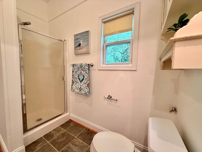 Building Photo - Recently Updated 4-Bedroom Ranch Home w/a 2 Bedroom Guest Cottage! Ready 05-01-26! Pet Friendly Home