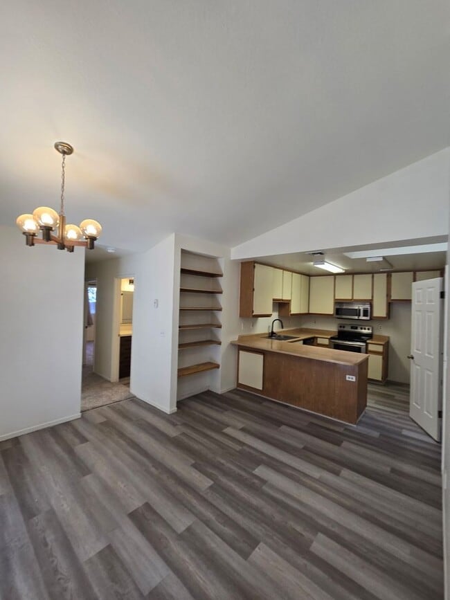 Building Photo - 1275 Alicia Cir