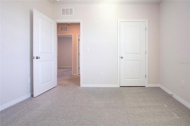 Building Photo - 3513 Hilltop Cir