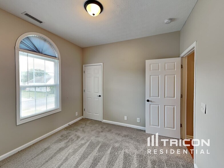 Building Photo - 325 Brandywine Ln
