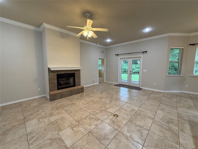 Building Photo - 6389 SW 48th Dr