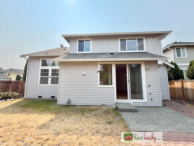 Building Photo - Beautiful 4 Bedroom Home in Lakeland Hills! High Ceilings, Natural Light, and Generous Layout!