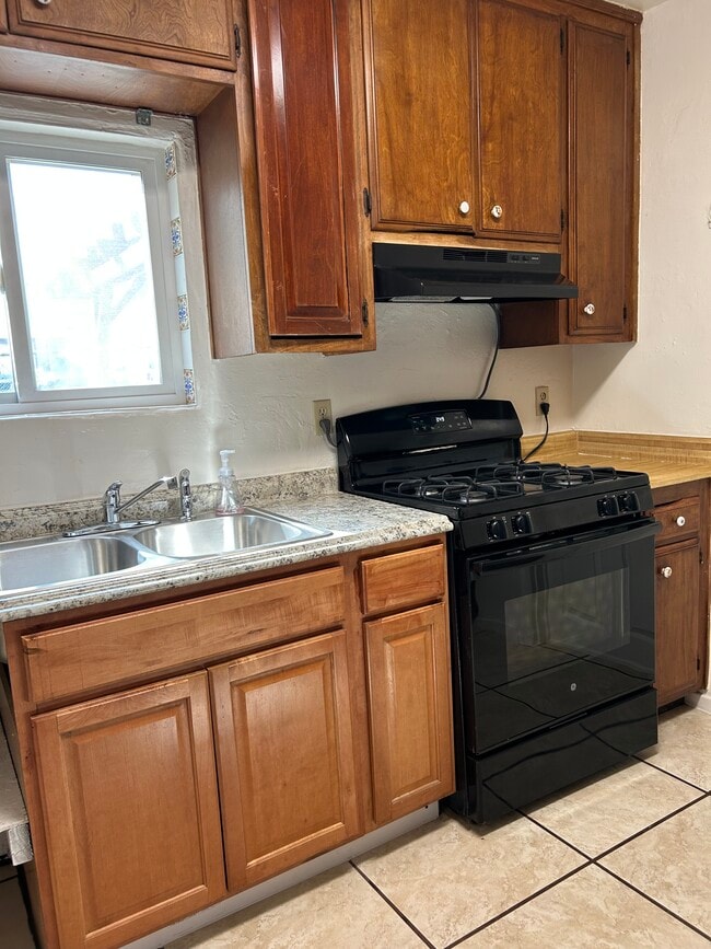 Building Photo - 33141 Case St