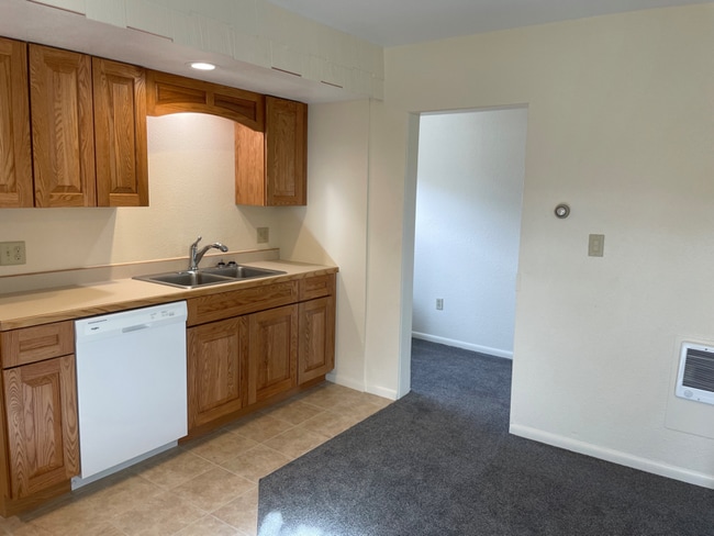 Building Photo - 3830 Green Meadow Dr